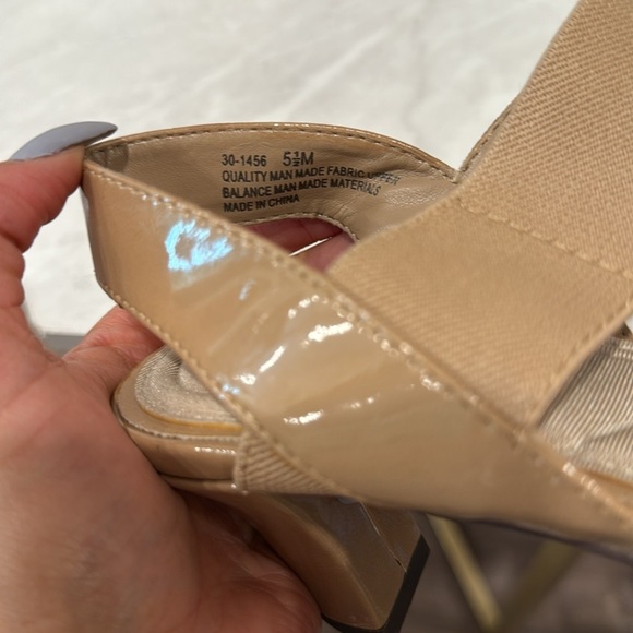 🔥Easy Street Elegant Beige Women's Heels🔥 - Picture 4 of 4